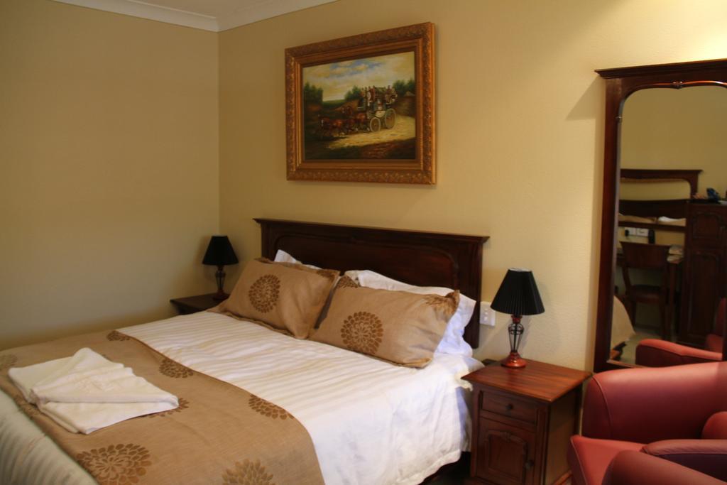 Overlander Homestead Motel Roma Chambre photo