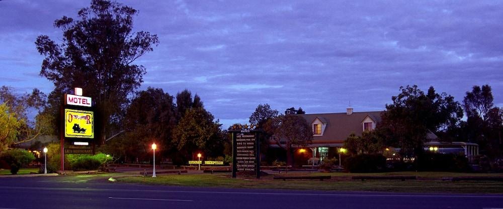 Overlander Homestead Motel Roma Extérieur photo