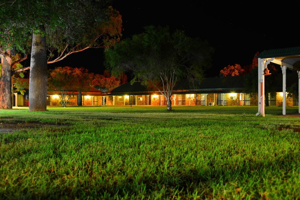 Overlander Homestead Motel Roma Extérieur photo