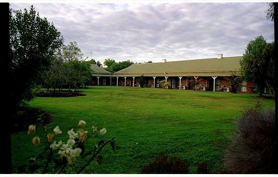 Overlander Homestead Motel Roma Extérieur photo