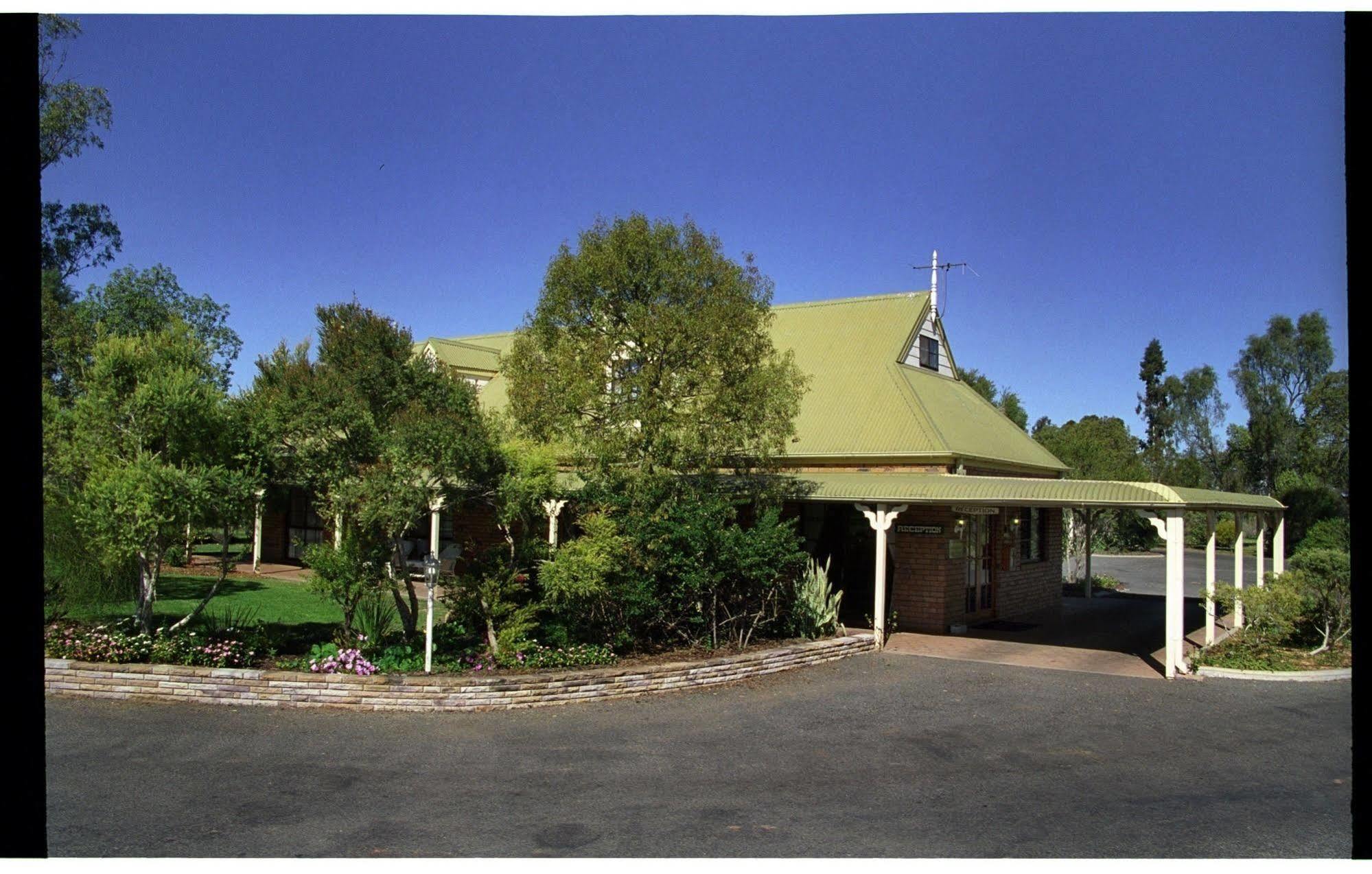 Overlander Homestead Motel Roma Extérieur photo